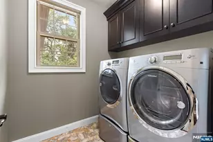 56 Lilac Ln, Paramus, NJ 07652 - Photo 18