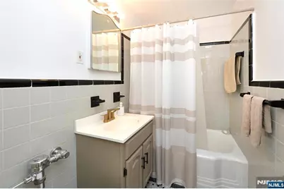 5 Roosevelt Place 2B #2B, Montclair, NJ 07042 - Photo 6