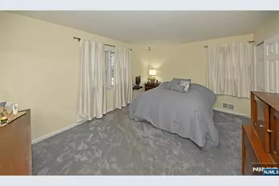 888 Edison Street, Washington Township, NJ 07676 - Photo 10