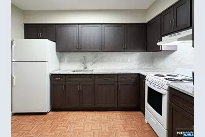 274 County Road 3E #3E, Tenafly, NJ 07670 - Photo 2