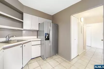 1055 River Road 814 #814, Edgewater, NJ 07020 - Photo 12