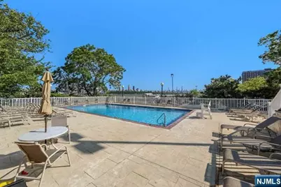 1055 River Road 814 #814, Edgewater, NJ 07020 - Photo 24