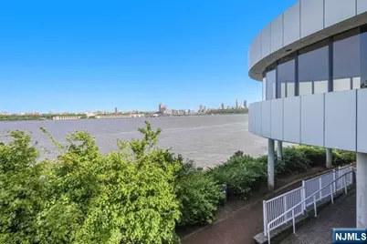 1055 River Road 814 #814, Edgewater, NJ 07020 - Photo 32