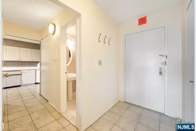 1055 River Road 814 #814, Edgewater, NJ 07020 - Photo 18