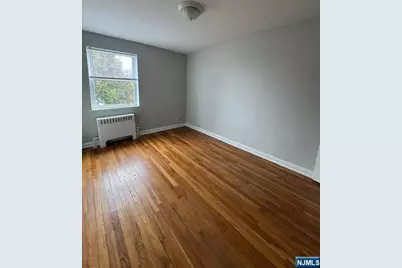 294-308 Terrace Avenue 296B #296b, Hasbrouck Heights, NJ 07604 - Photo 4