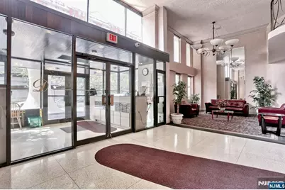 160 Overlook Avenue 2D #2D, Hackensack, NJ 07601 - Photo 4