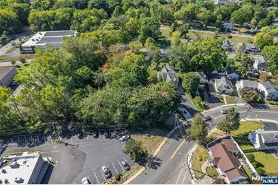 668 River Road, New Milford, NJ 07646 - Photo 2