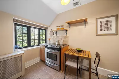 1 Byrne Lane 10 #10, Tenafly, NJ 07670 - Photo 8