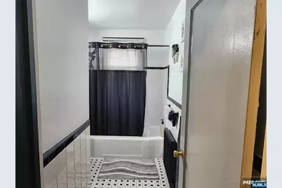 490 Beverly Road B6 #B6, Teaneck Township, NJ 07666 - Photo 10