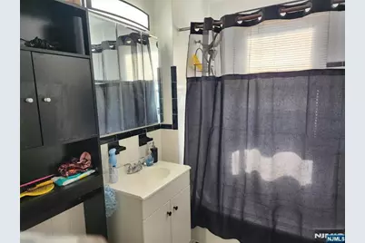 490 Beverly Road B6 #B6, Teaneck Township, NJ 07666 - Photo 12