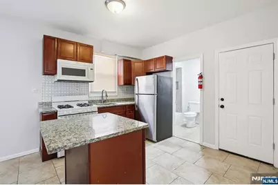 750 S 17th Street, Newark, NJ 07103 - Photo 22
