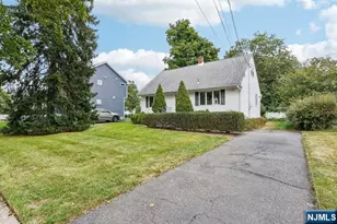 488 Berkshire Rd, Ridgewood, NJ 07450 - Photo 4