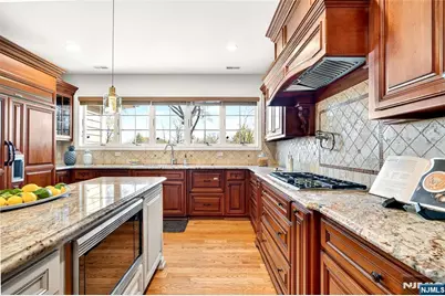 125 E Gramercy Place, Glen Rock, NJ 07452 - Photo 18