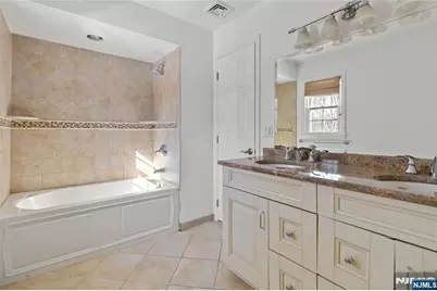 18 Kings Court, Woodcliff Lake, NJ 07677 - Photo 18