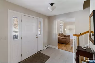 18 Kings Court, Woodcliff Lake, NJ 07677 - Photo 10