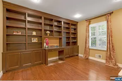 506 Sunderland Road, Teaneck Township, NJ 07666 - Photo 16