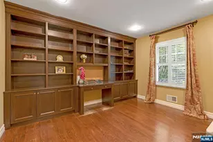 506 Sunderland Rd, Teaneck Township, NJ 07666 - Photo 16