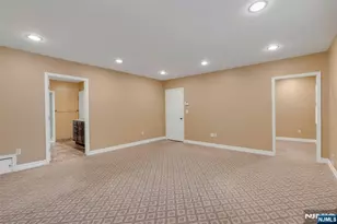 506 Sunderland Rd, Teaneck Township, NJ 07666 - Photo 20