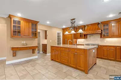 506 Sunderland Road, Teaneck Township, NJ 07666 - Photo 10