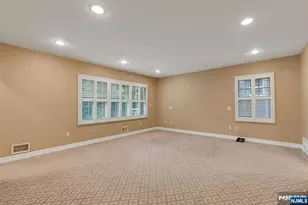 506 Sunderland Rd, Teaneck Township, NJ 07666 - Photo 22