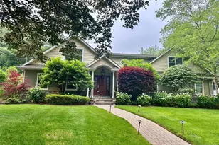 506 Sunderland Rd, Teaneck Township, NJ 07666 - Photo 1