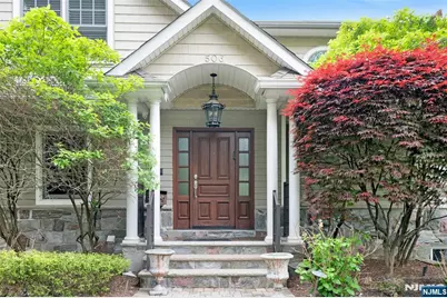 506 Sunderland Road, Teaneck Township, NJ 07666 - Photo 2