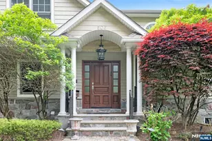 506 Sunderland Rd, Teaneck Township, NJ 07666 - Photo 2