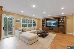 506 Sunderland Rd, Teaneck Township, NJ 07666 - Photo 8