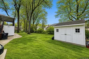 274 Seton Hall Dr, Paramus, NJ 07652 - Photo 24