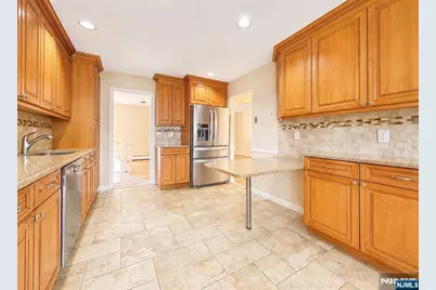 274 Seton Hall Drive, Paramus, NJ 07652 - Photo 4