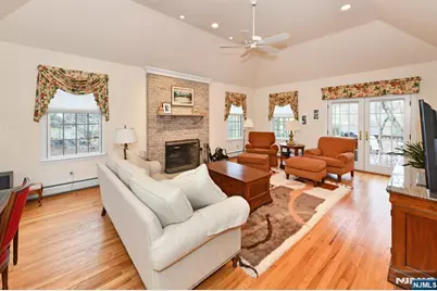 34 Walsh Drive, Mahwah, NJ 07430 - Photo 6