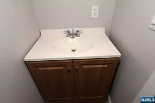 308 Milburn Ave 2nd Fl, Lyndhurst Township, NJ 07071 - Photo 10