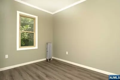 308 Milburn Avenue 2nd Fl #2nd FL, Lyndhurst Township, NJ 07071 - Photo 14