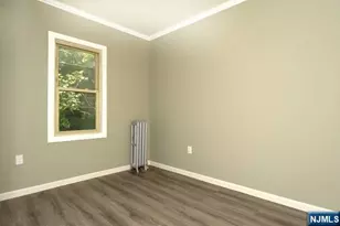 308 Milburn Ave 2nd Fl, Lyndhurst Township, NJ 07071 - Photo 14