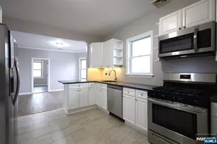 308 Milburn Ave 2nd Fl, Lyndhurst Township, NJ 07071 - Photo 6