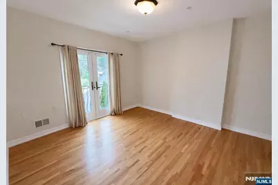 416 Oncrest Terrace, Cliffside Park, NJ 07010 - Photo 16