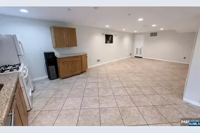 416 Oncrest Terrace, Cliffside Park, NJ 07010 - Photo 28