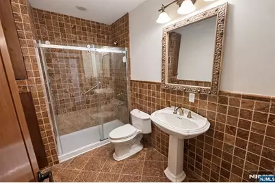 416 Oncrest Terrace, Cliffside Park, NJ 07010 - Photo 18