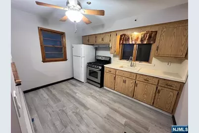 441 Page Avenue 2 #2, Lyndhurst Township, NJ 07071 - Photo 2