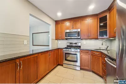 528 Holly Court, Mahwah, NJ 07430 - Photo 12