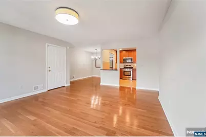 528 Holly Court, Mahwah, NJ 07430 - Photo 10