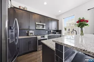 62 Roosevelt Dr, Wood Ridge, NJ 07075 - Photo 8