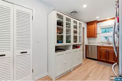 476 Greenway Drive, Leonia, NJ 07605 - Photo 6