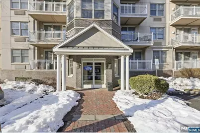 15 Freedom Way 412 #412, Jersey City, NJ 07305 - Photo 32