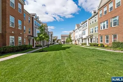 70 Truman Drive, Wood Ridge, NJ 07075 - Photo 4