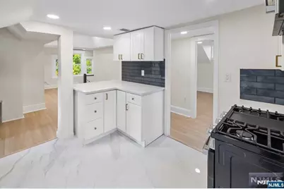 101 Southern Parkway 2 #2, Ridgewood, NJ 07450 - Photo 4