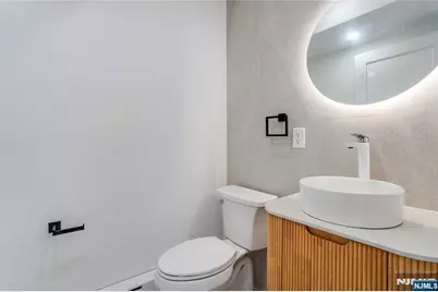 100 Harwood Terrace, Palisades Park, NJ 07650 - Photo 8