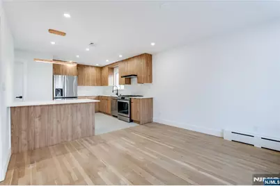 100 Harwood Terrace, Palisades Park, NJ 07650 - Photo 4