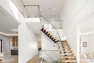 210 Hillcrest Dr, Paramus, NJ 07652 - Photo 2