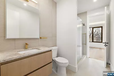 210 Hillcrest Drive, Paramus, NJ 07652 - Photo 16